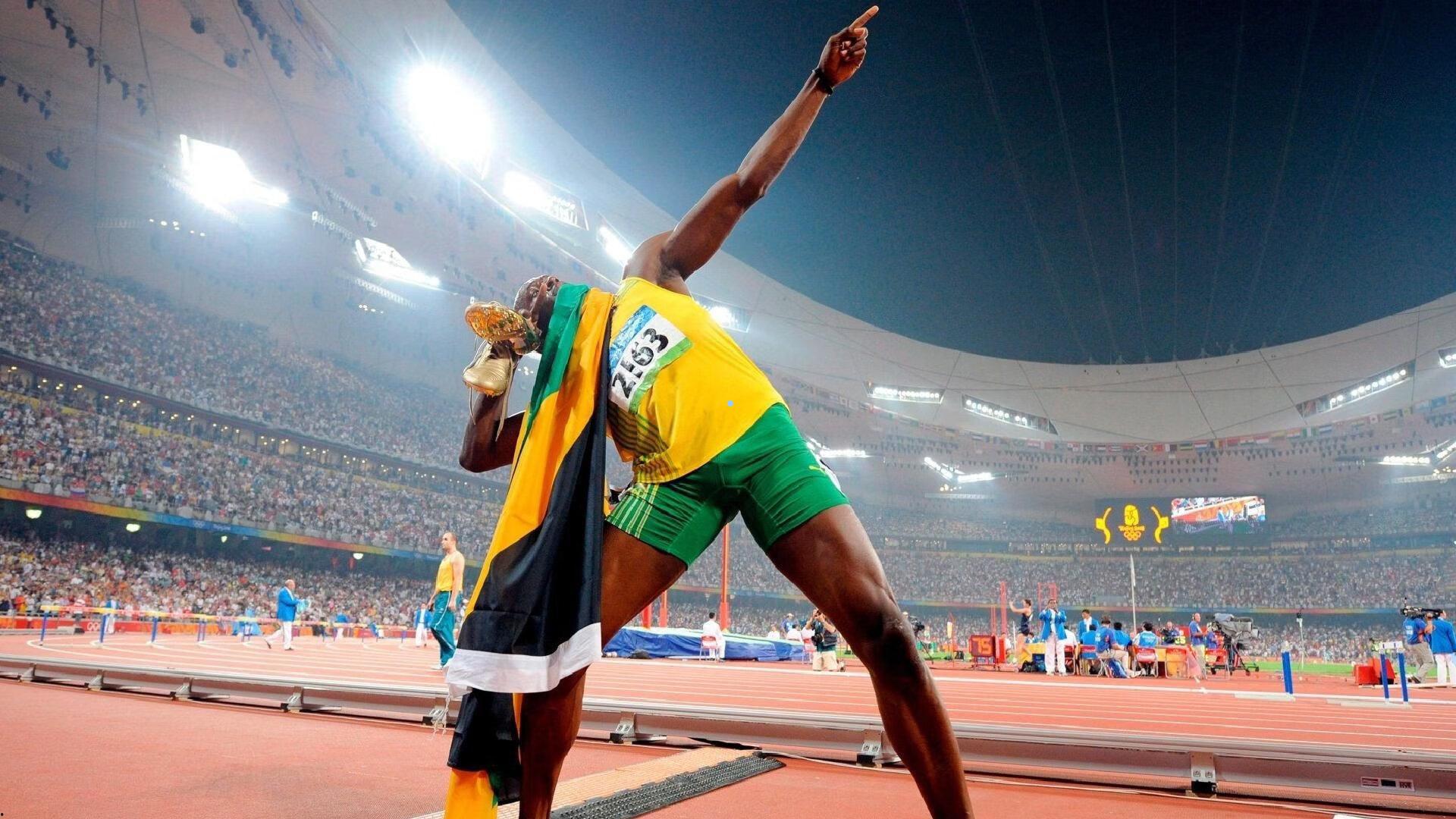 足坛一夜天翻地覆，巴萨加冕搅动风云，红魔陨落拜仁制造惨案